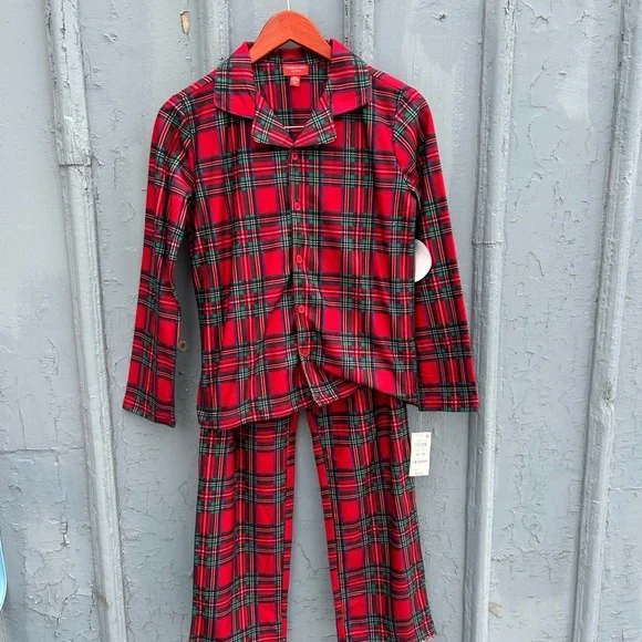 Plaid Family Pyjamas Set, kids 10/12 & 14/16 and Women’s M - Picture 6 of 16